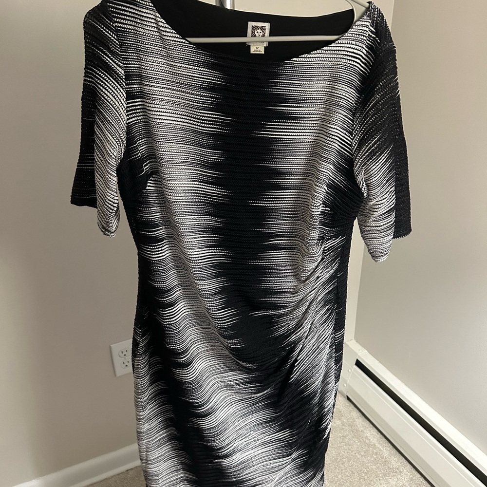 Anne Klein black and white textured short sleeve dress size 12